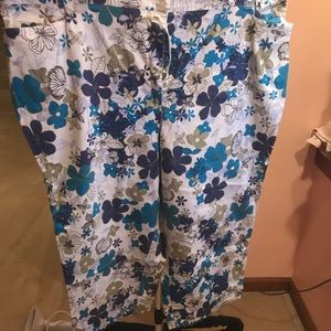 Tribal stretch Capri size 24